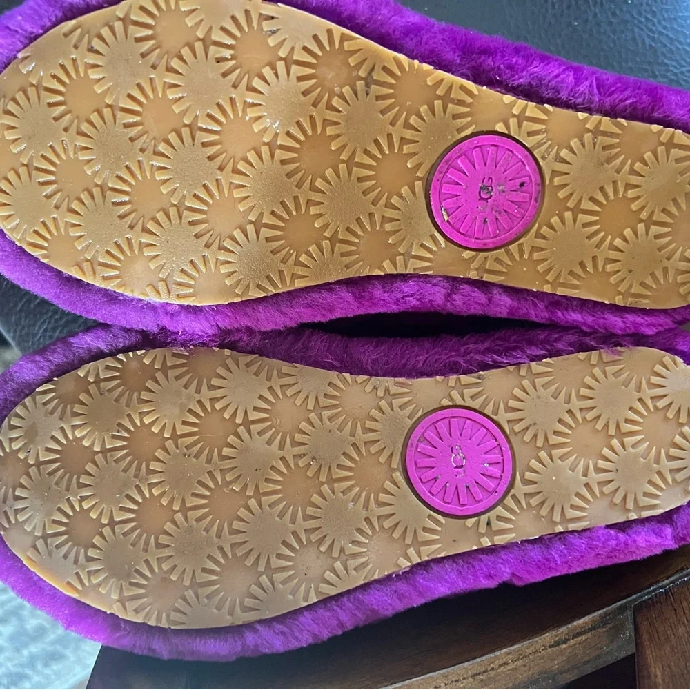 Ugg Slippers size 6 pink - Picture 4 of 7